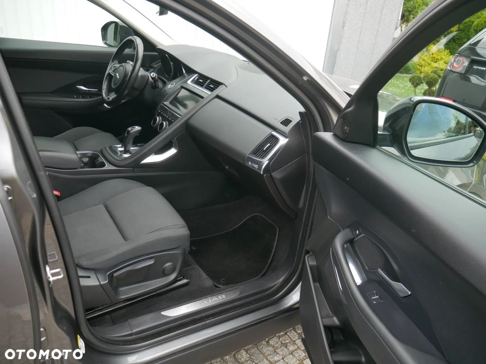 Jaguar E-Pace D200 AWD R-Dynamic - 10