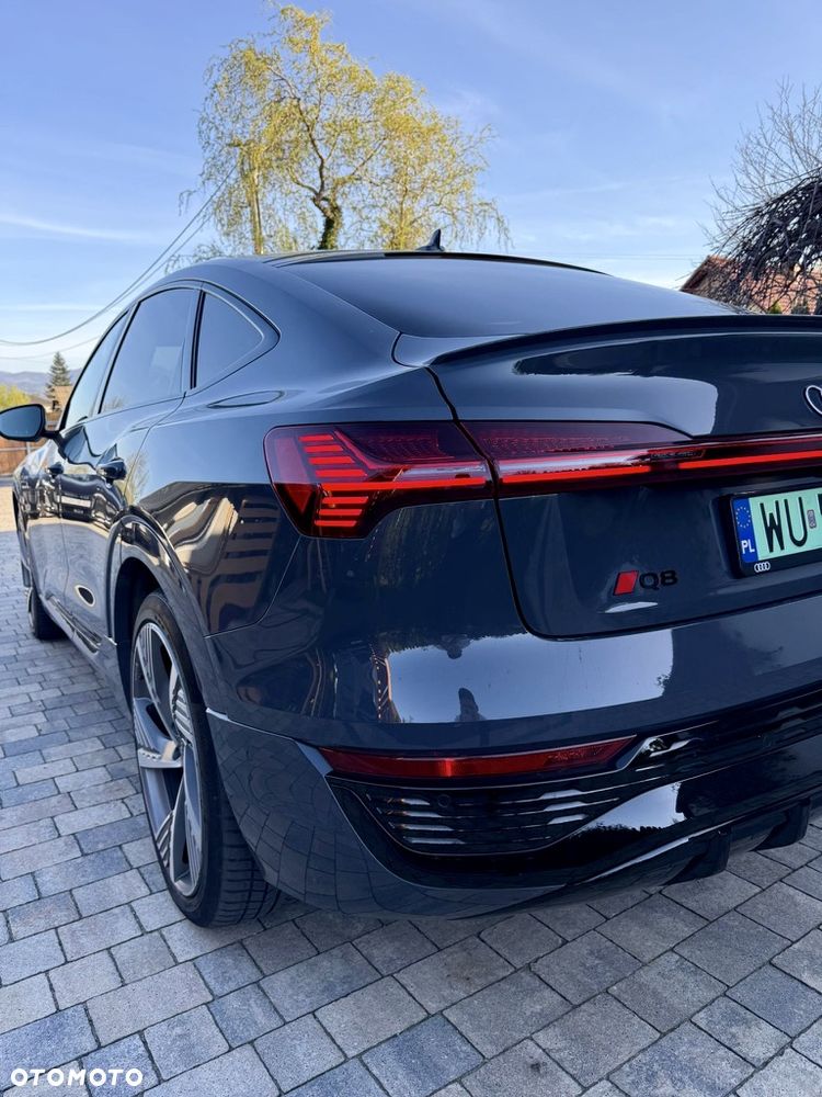 Audi Q8 Sportback e-tron - 5