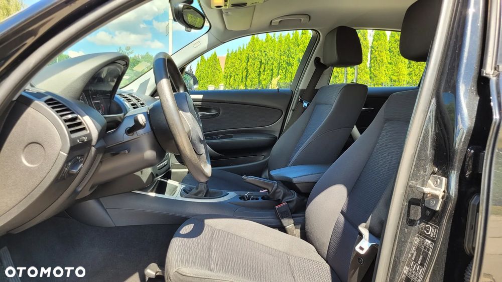 BMW Seria 1 120d - 19