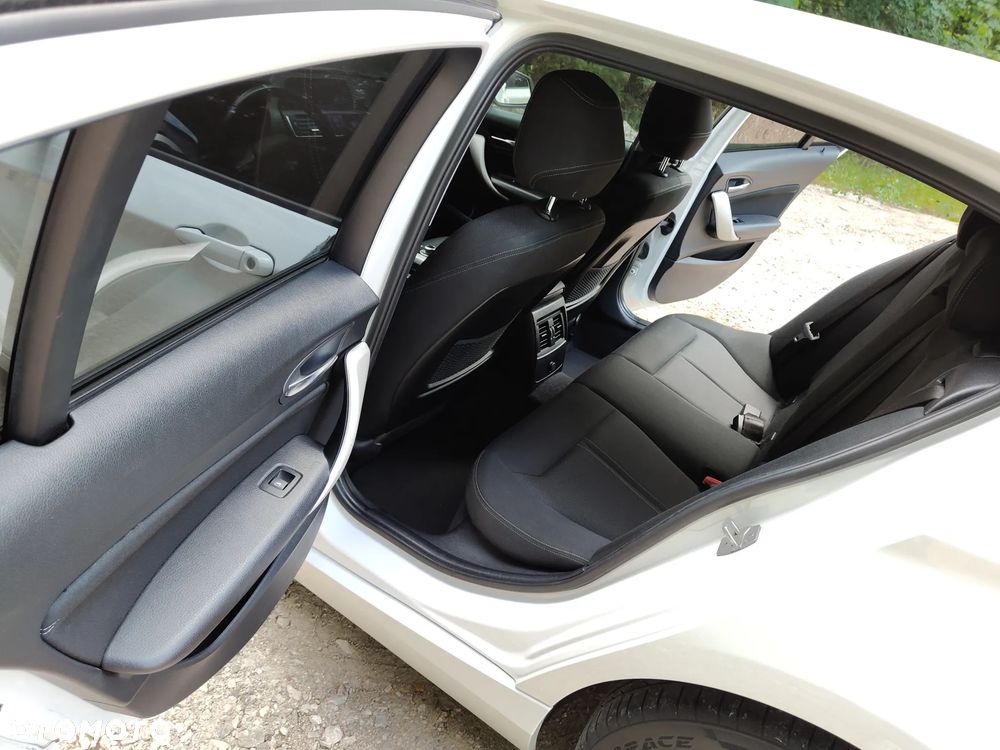 BMW Seria 1 116d Sport Line Shadow - 21