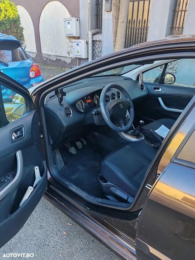 Peugeot 308 1.6 e-HDI FAP STT Active - 12