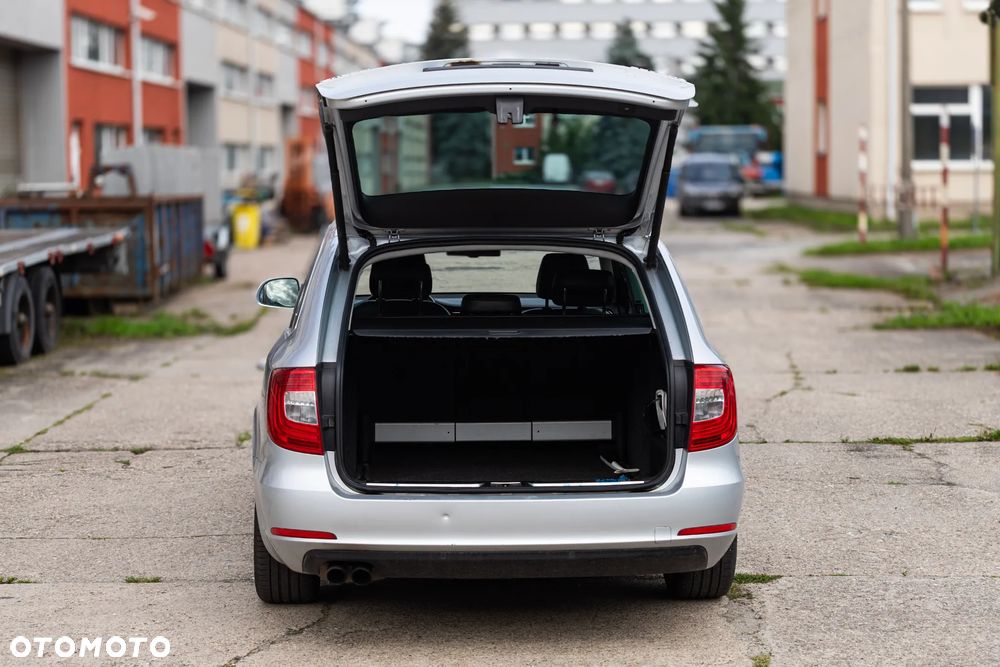 Skoda Superb 2.0 TDI Elegance - 7