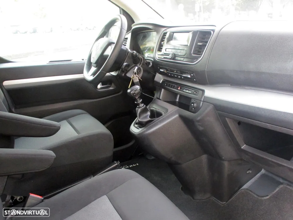 Toyota Proace Verso 1.5 D-4D L2 1.2T Comfort 5L - 17