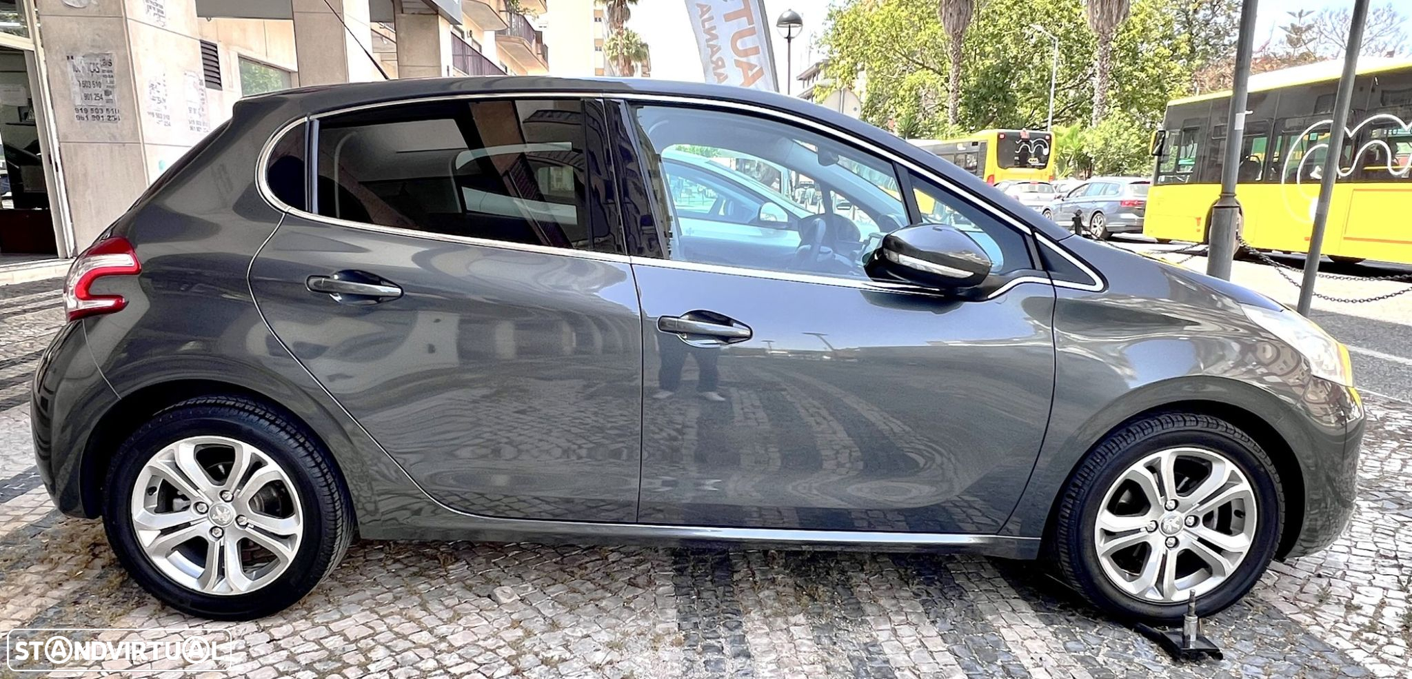 Peugeot 208 1.6 e-HDi Allure - 2