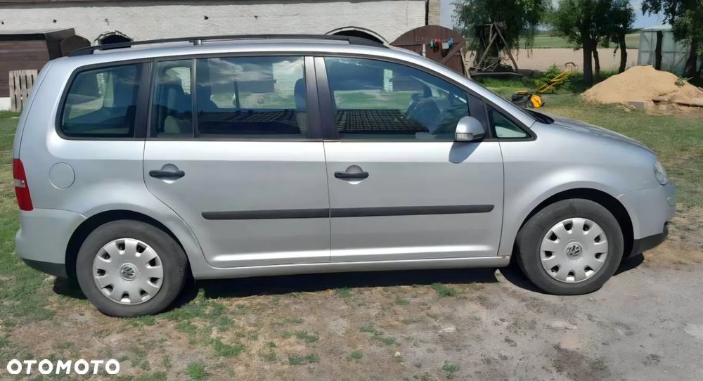 Volkswagen Touran 1.6 Basis - 1