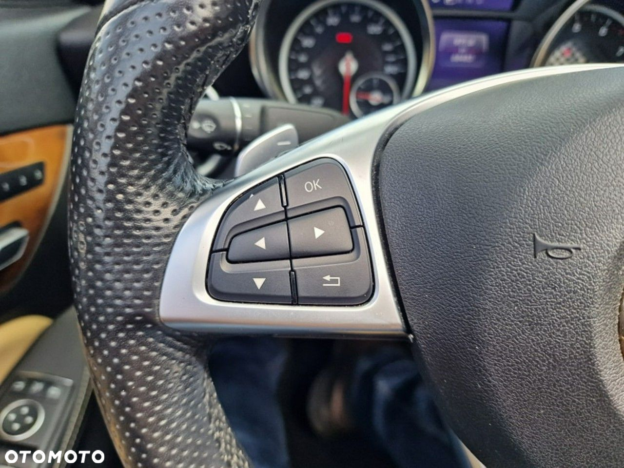 Mercedes-Benz SLC 300 9G-TRONIC Final Edition - 20