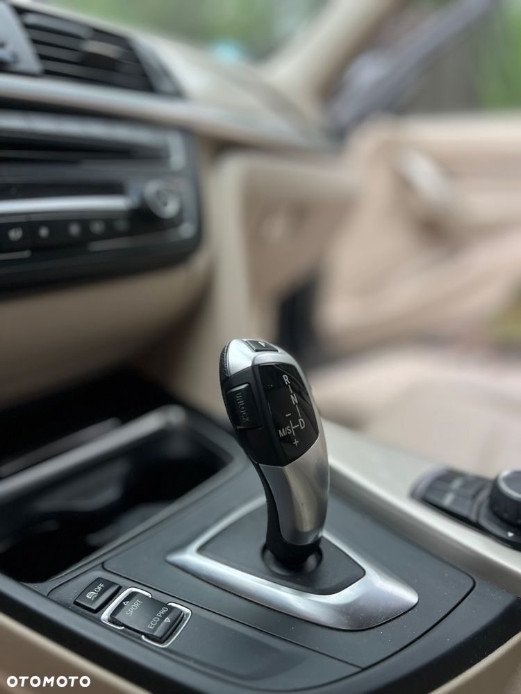 BMW Seria 3 328i Modern Line - 9