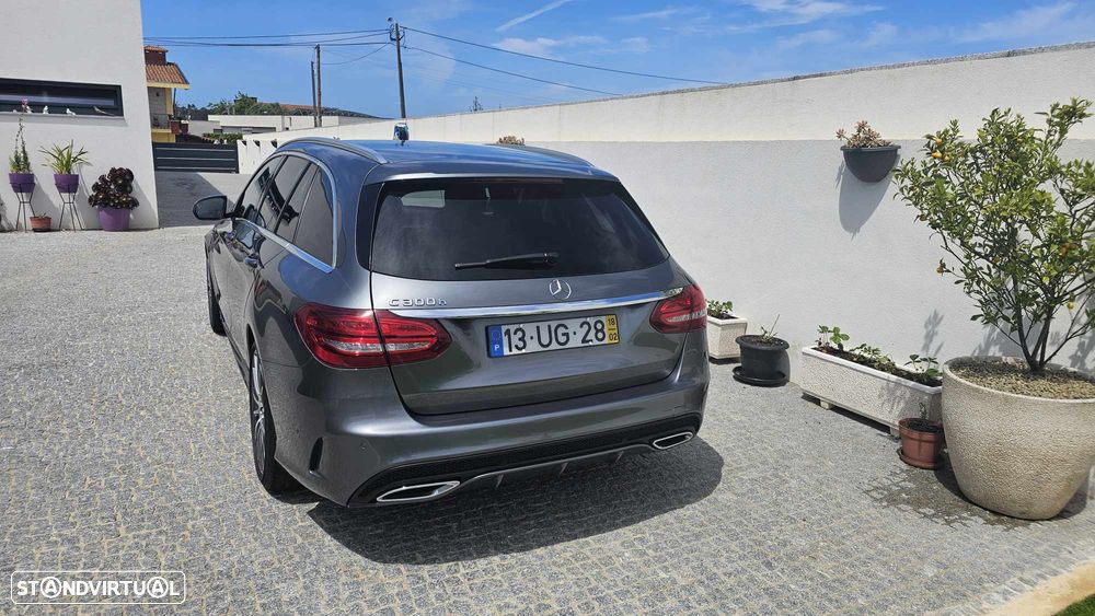 Mercedes-Benz C 300 h AMG Line - 4