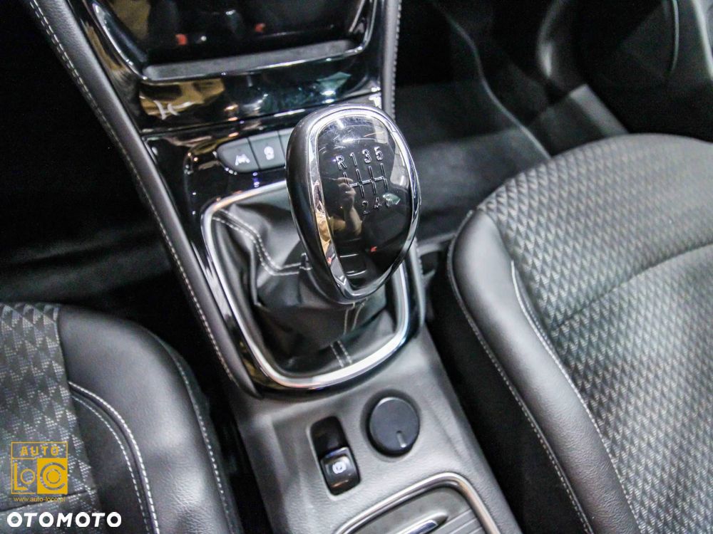 Opel Astra 1.4 Turbo Edition - 25