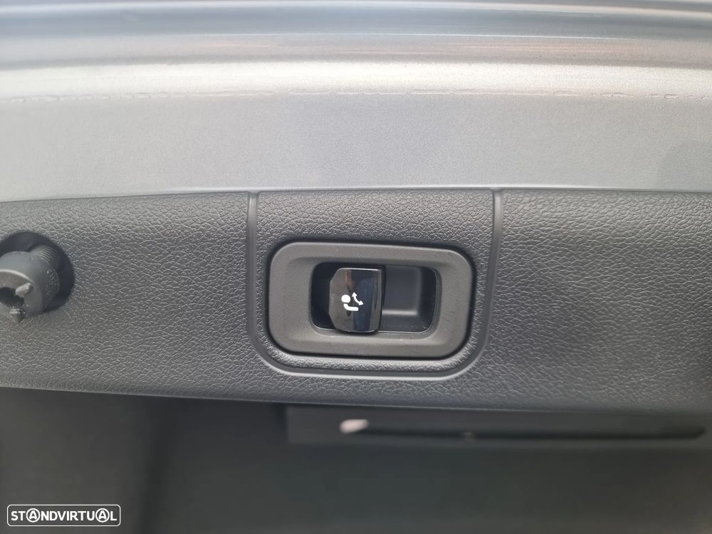 Mercedes-Benz E 300 de 9G-TRONIC AMG Line - 24