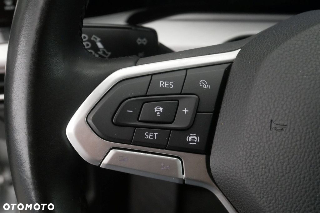 Volkswagen Golf - 21