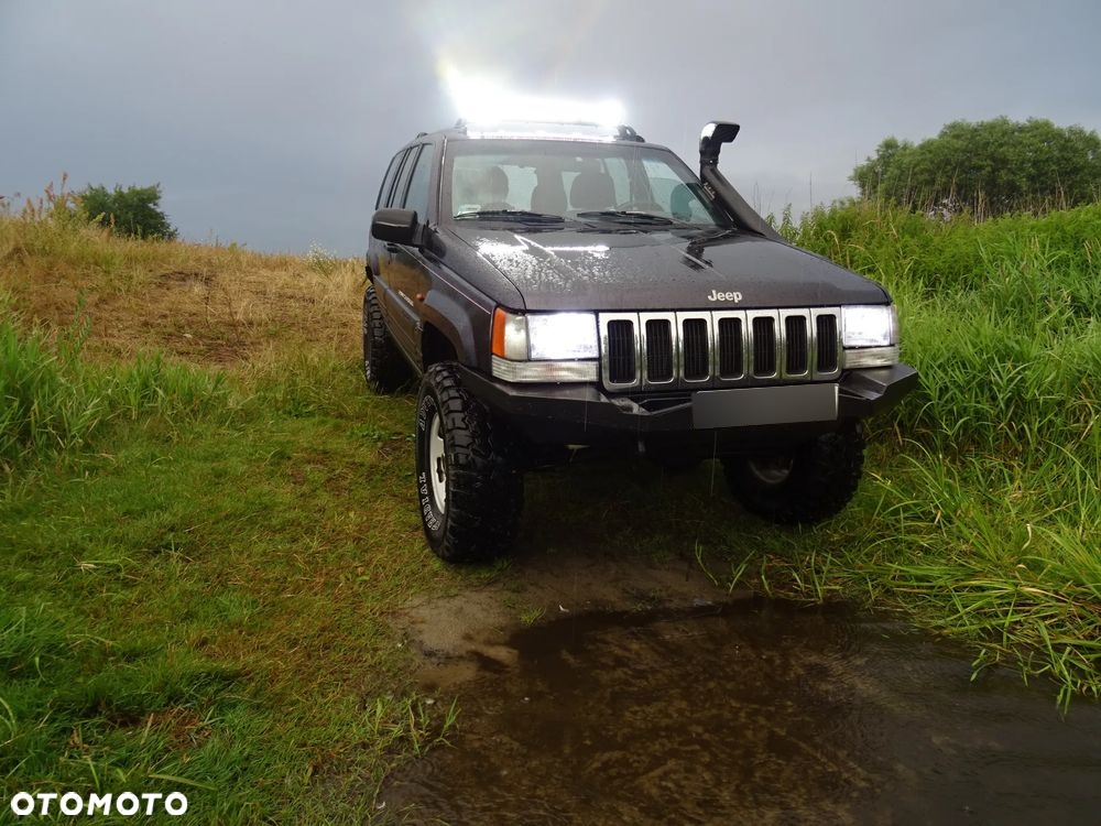 Jeep Grand Cherokee 4.0 Laredo - 35