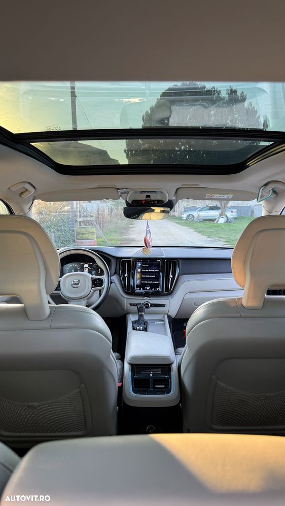 Volvo XC 60 D5 AWD Inscription - 4