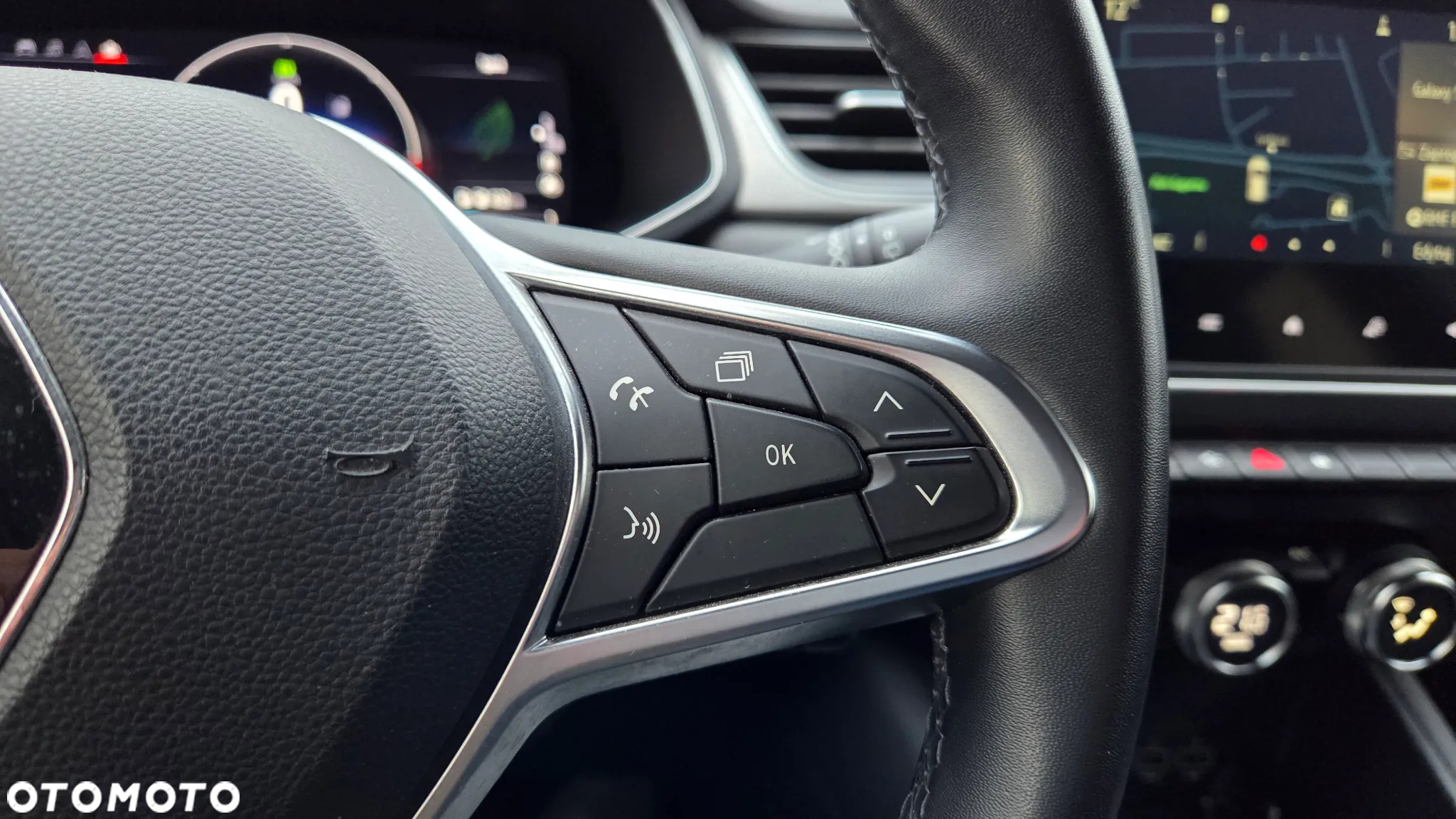 Renault Captur 1.6 E-TECH Plug-In Intens - 19