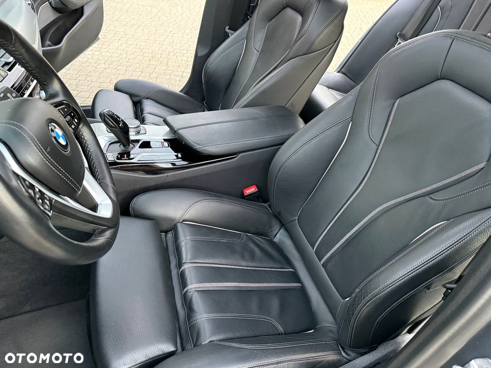 BMW Seria 5 520d Luxury Line sport - 32