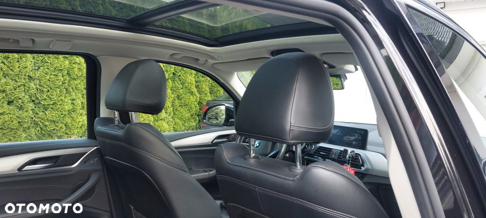 BMW X3 sDrive18d xLine - 17