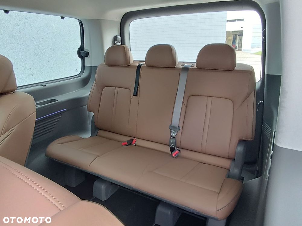 Hyundai Staria 1.6 T-GDI HEV Luxury - 34