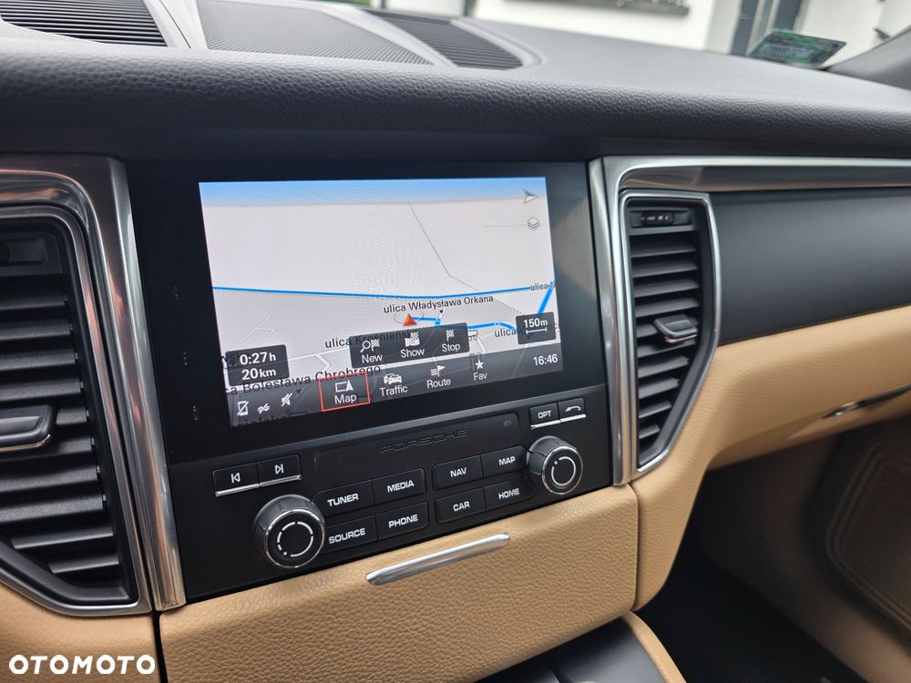 Porsche Macan - 25