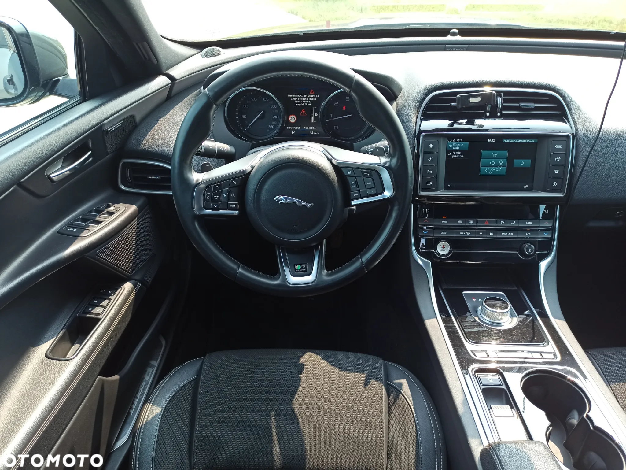 Jaguar XE 2.0 D R-Sport - 16