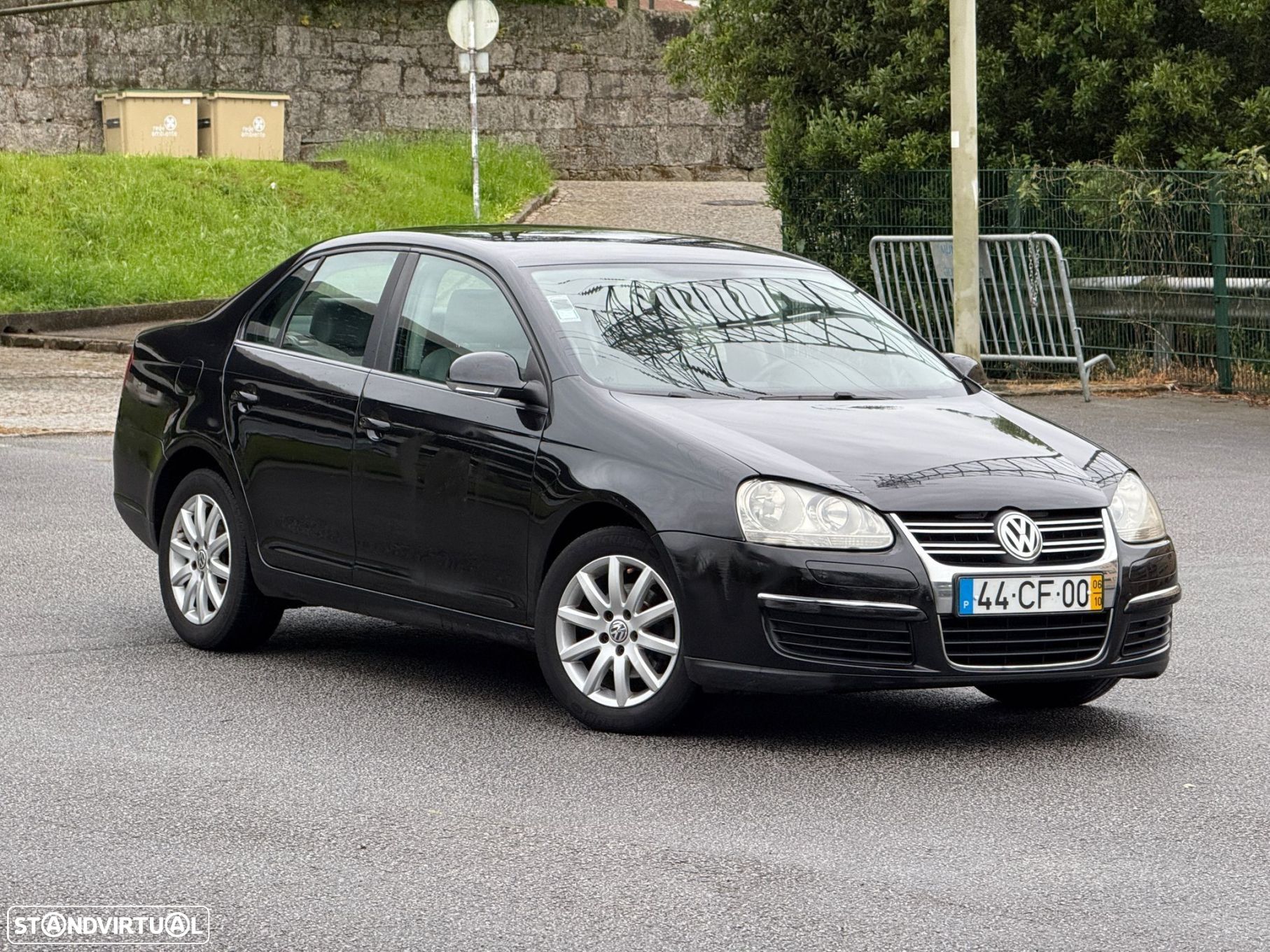 VW Jetta 1.9 TDi Confortline - 1