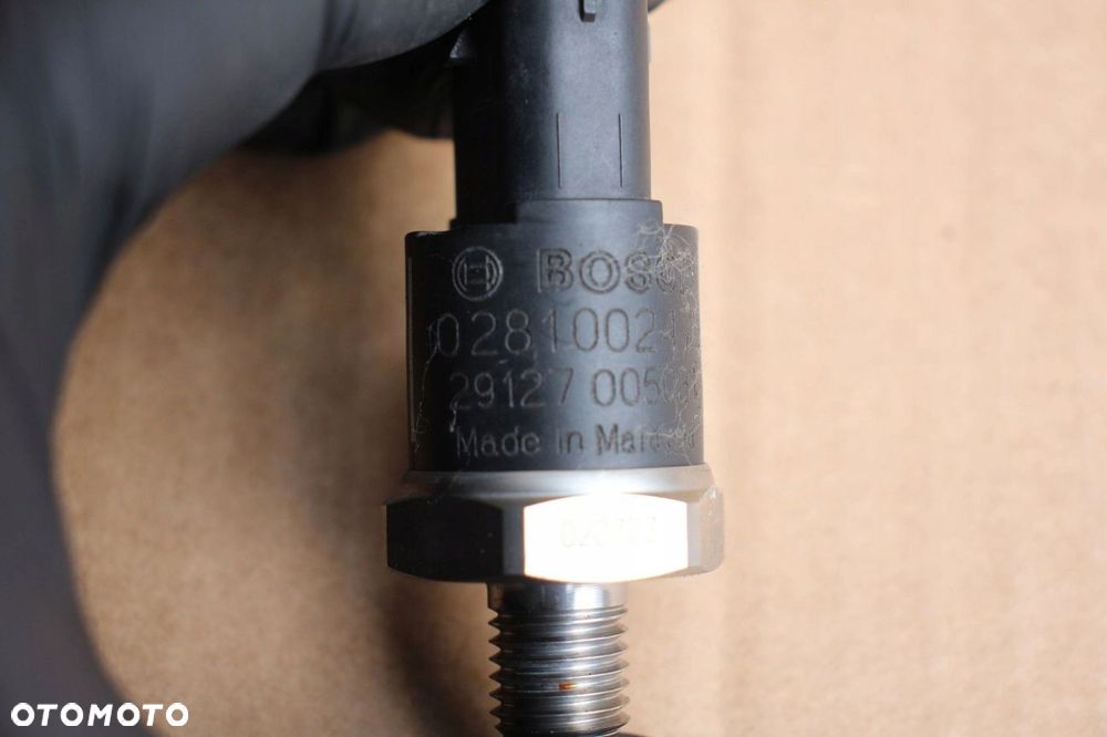 Czujnik ciśnienia paliwa na listwie BMW 0281002475 DIESEL - 2