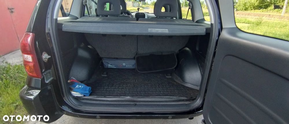 Toyota RAV4 2.0 VVT-i 4x4 - 15