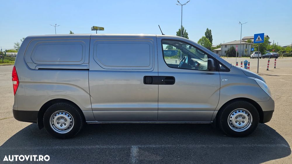 Hyundai H-1 Cargo teilverglast DF - 4