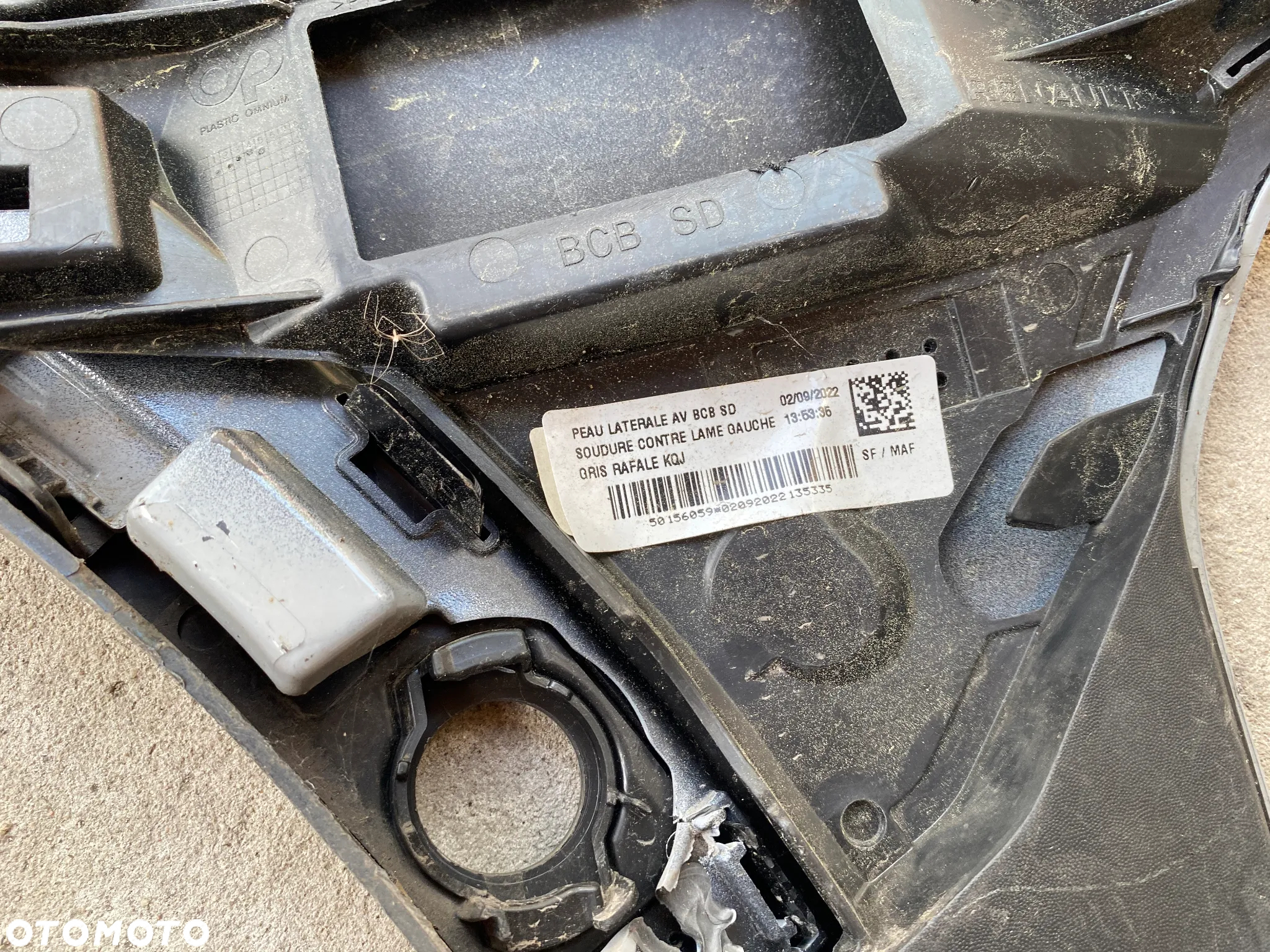 Renault Megane E-Tech Listwa zderzaka przód 622231289R - 6