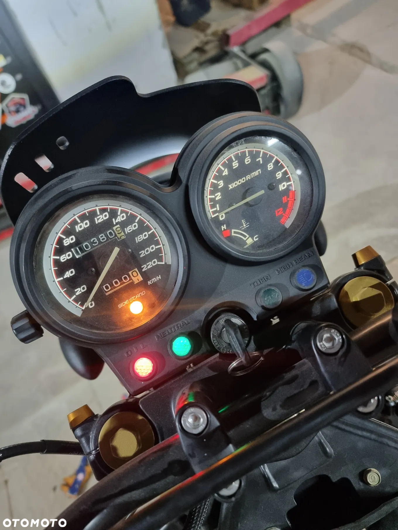 Honda CB - 8