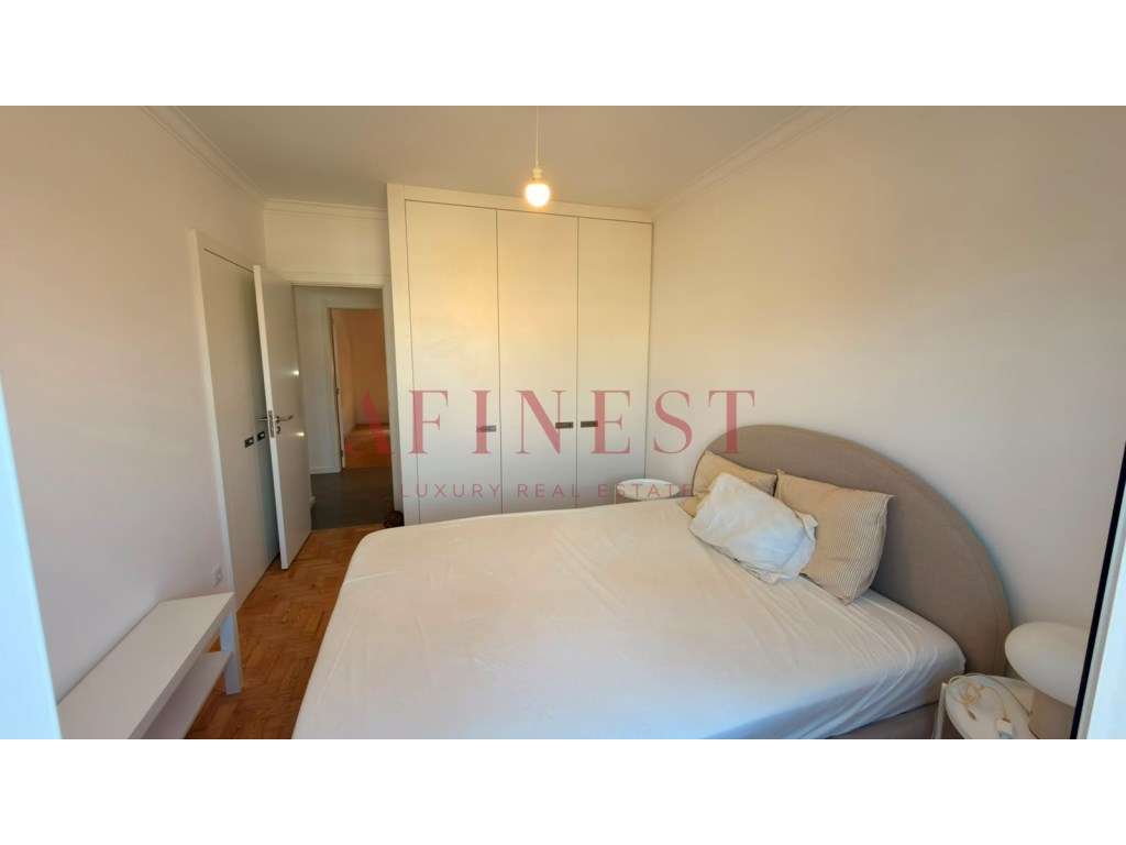 T2 Remodelado no Estoril | Pronto a Habitar | Nascente/Poente | - Grande imagem: 5/11