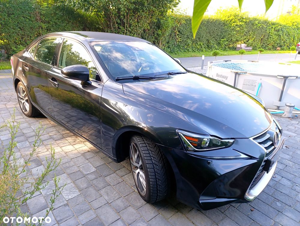 Lexus IS 300h Business Edition - 2