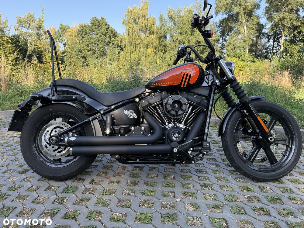 Harley-Davidson Softail Street Bob - 1