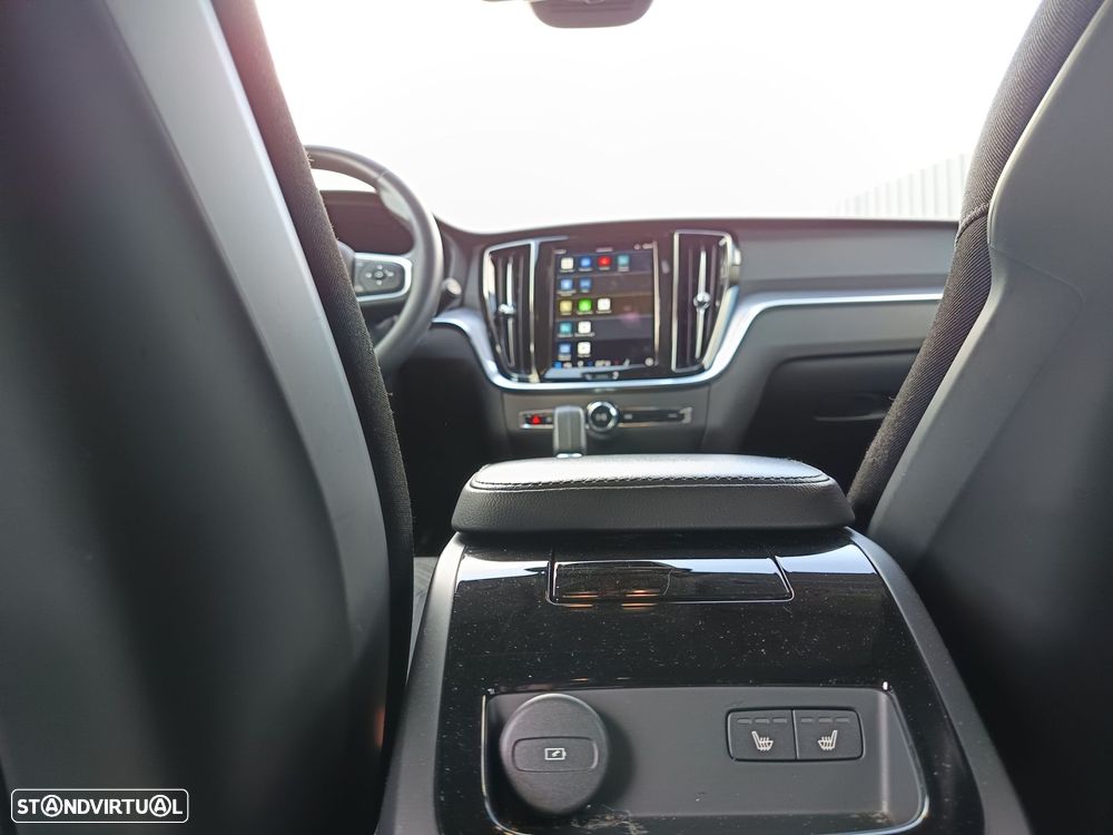 Volvo V60 2.0 T6 AWD TE Essential - 42