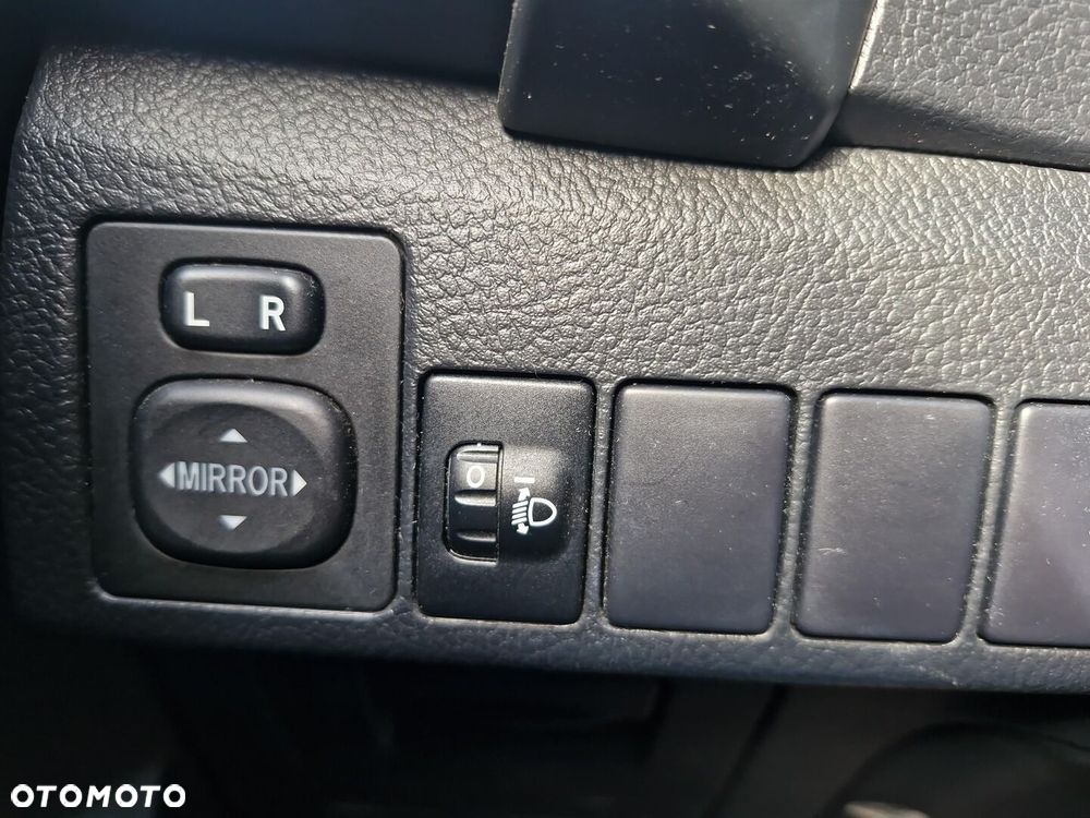 Toyota Auris 1.4 D-4D Active - 22