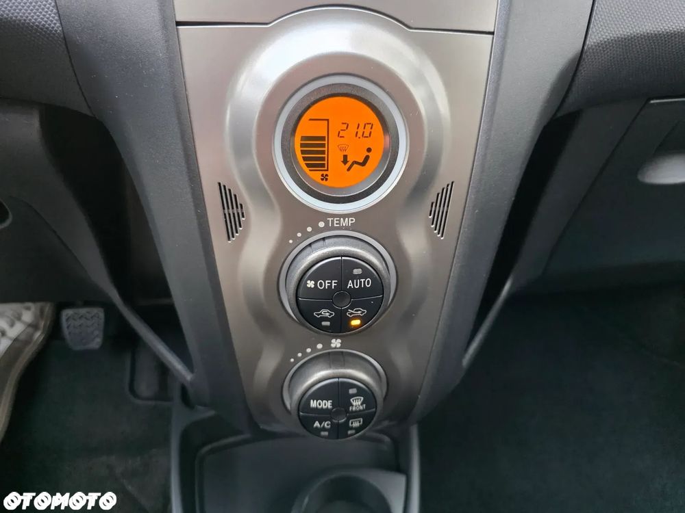 Toyota Yaris - 34