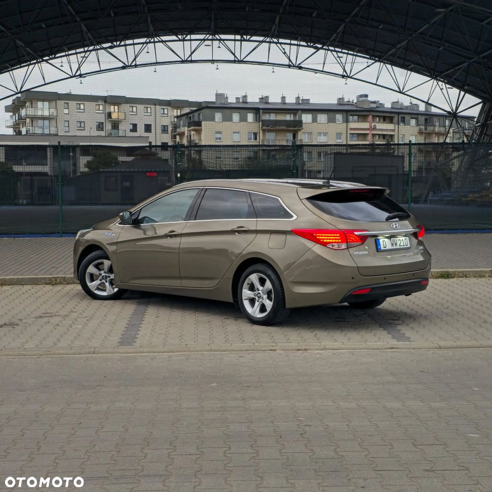 Hyundai i40 Kombi blue 1.6 Space - 17