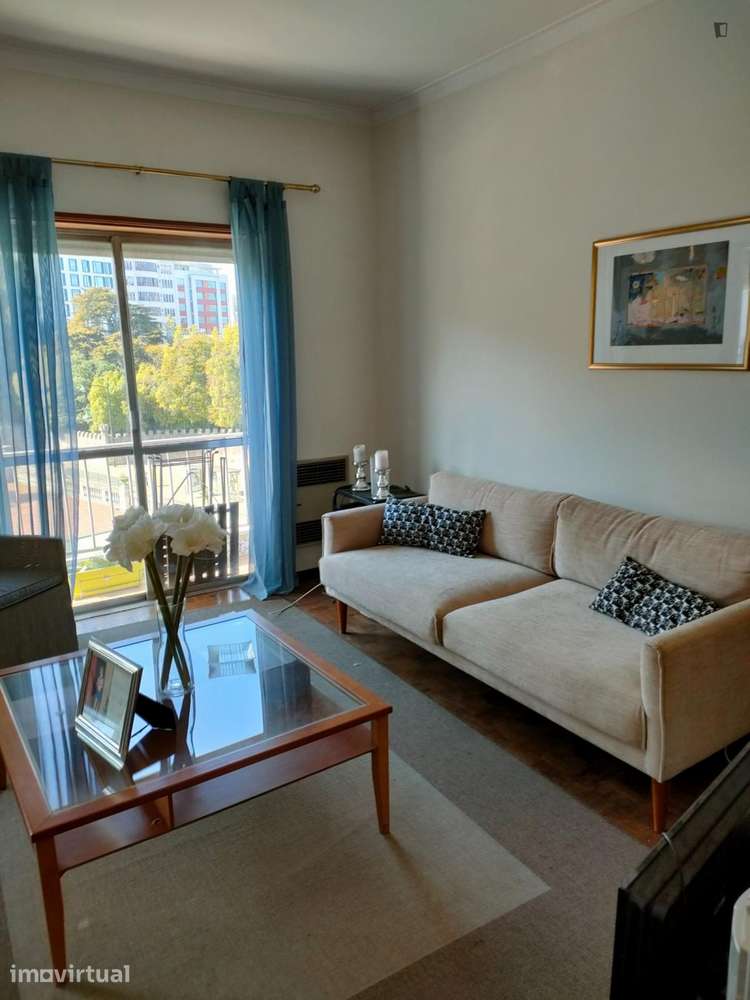 Quarto - localizado em São Sebastião Lisbon - Grande imagem: 3/11
