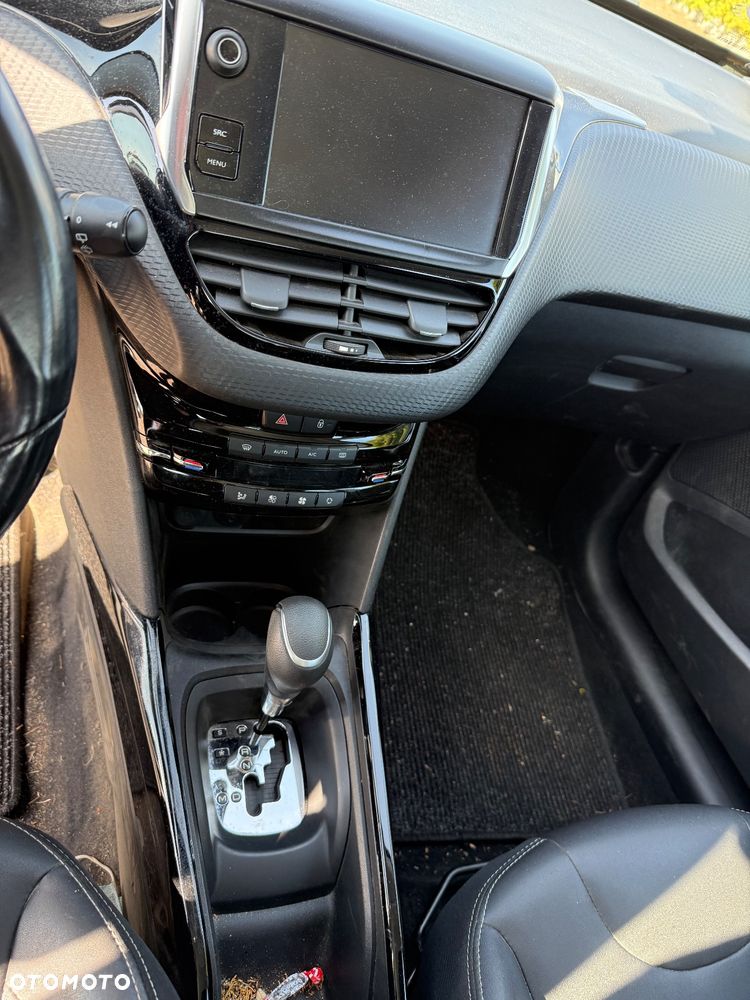 Peugeot 2008 1.2 Pure Tech Allure S&S EAT6 - 15