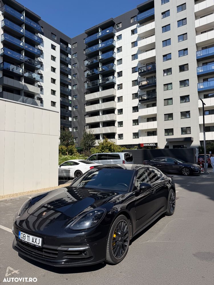 Porsche Panamera - 1