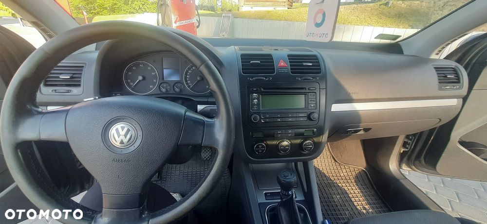 Volkswagen Golf 1.6 FSI Comfortline - 6