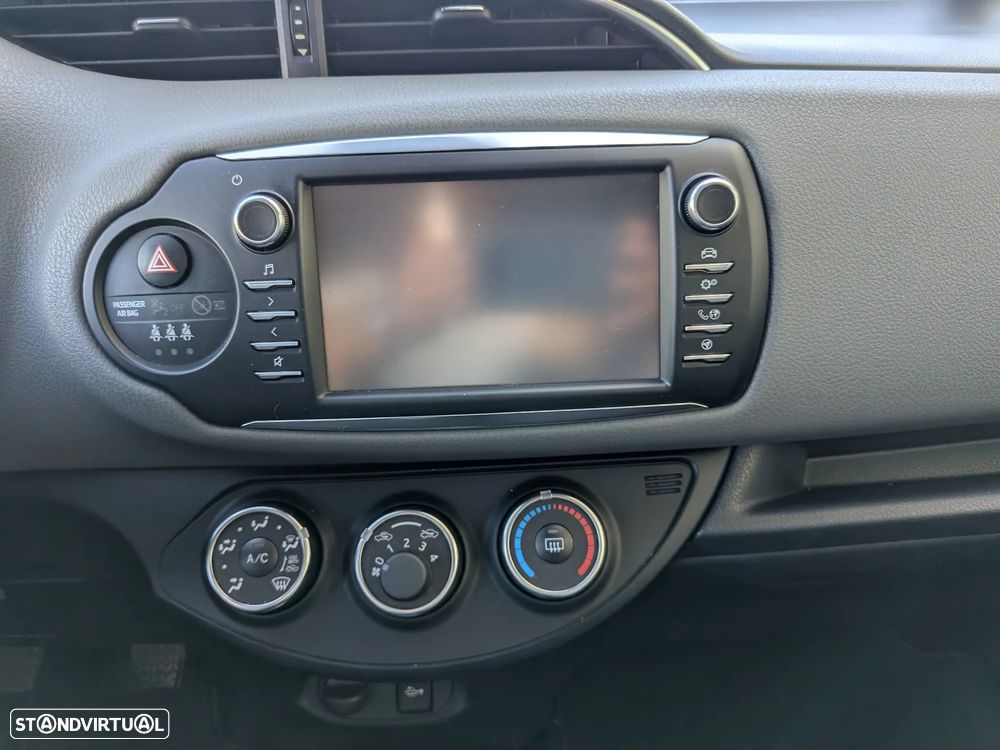 Toyota Yaris 1.0 VVT-i Exclusive - 11