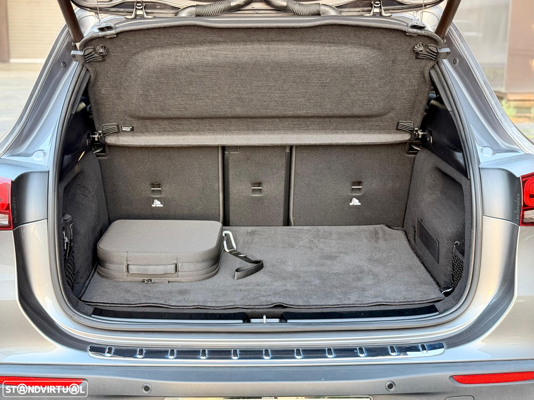 Mercedes-Benz EQA 300 4Matic AMG Line - 15