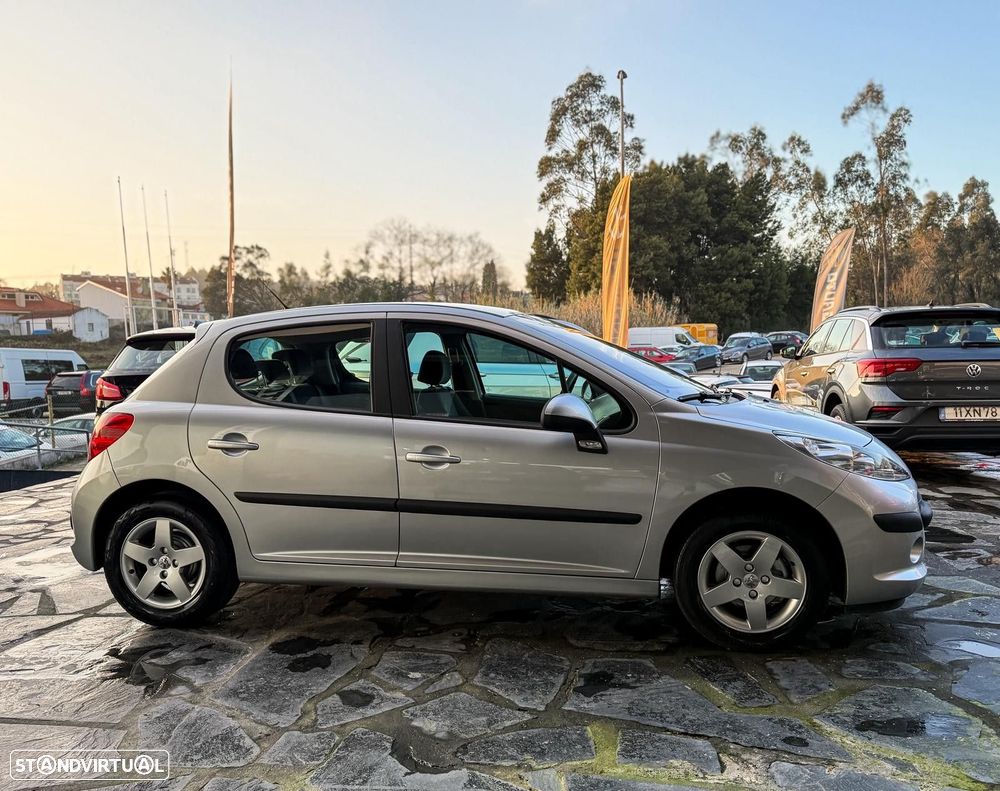 Peugeot 207 1.4 HDi Premium - 4