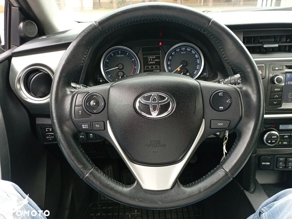 Toyota Auris 1.6 Dynamic - 12