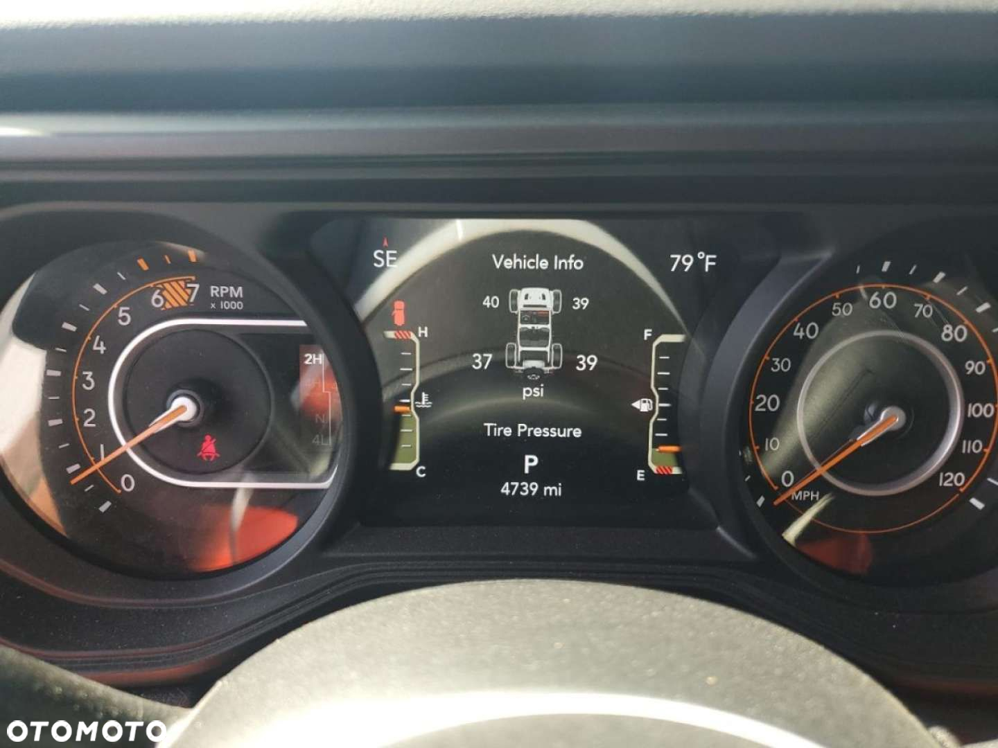 Jeep Wrangler - 10