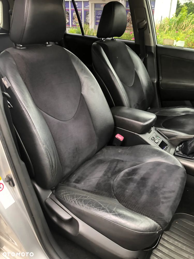 Toyota RAV4 - 30