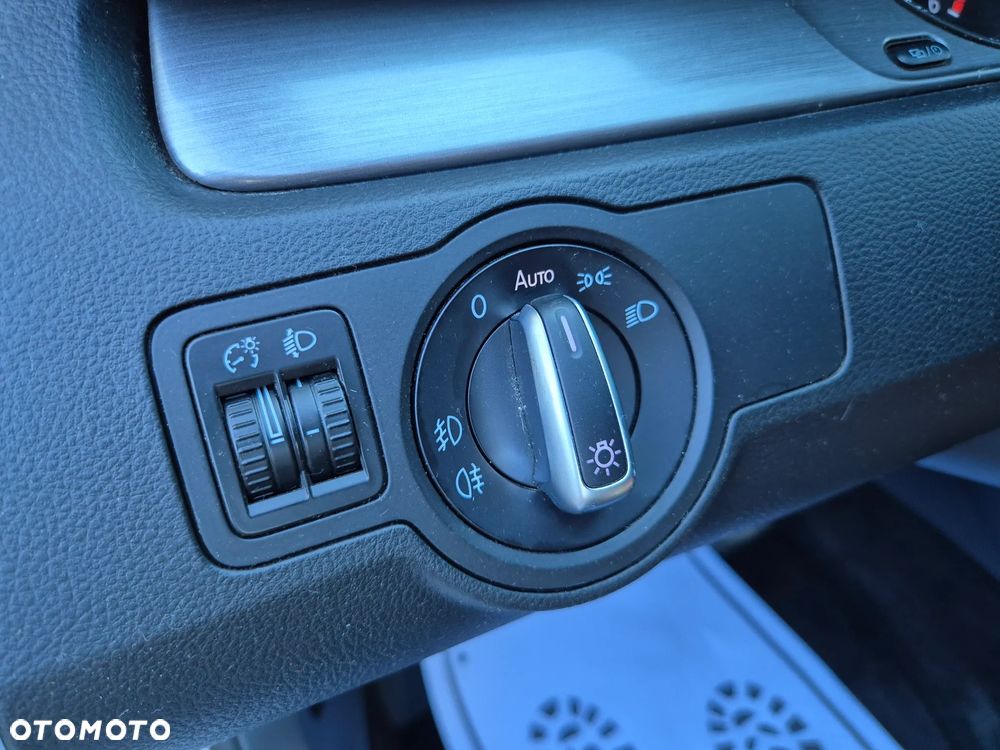 Volkswagen Passat 2.0 TDI Highline - 9