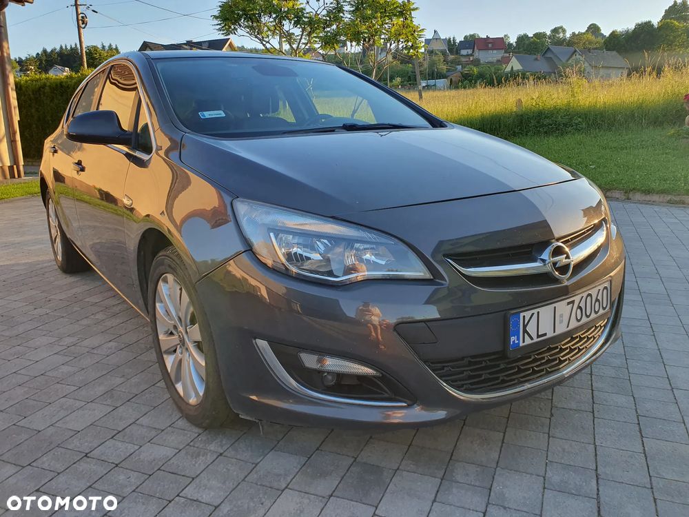 Opel Astra 1.6 CDTI Cosmo - 14