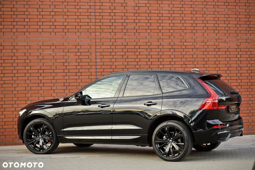 Volvo XC 60 B5 B AWD Plus Black Edition - 11