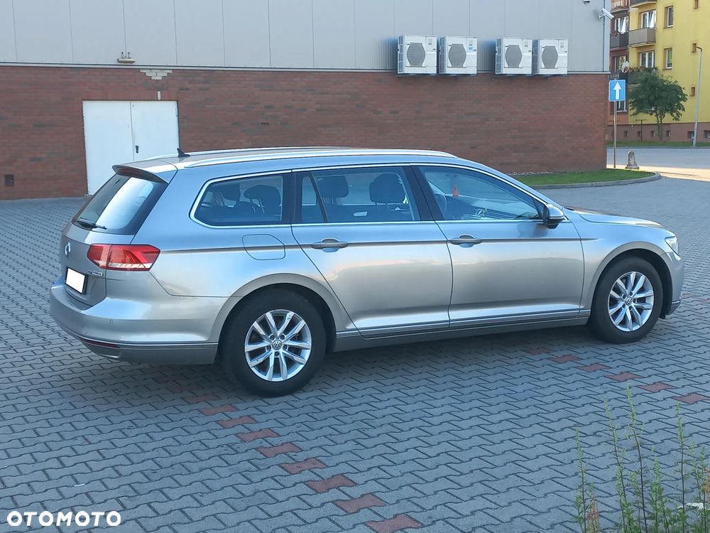 Volkswagen Passat - 2